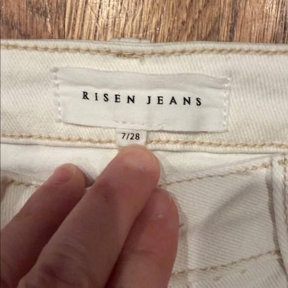 Elegant Cream Wide-Leg Jeans 7/28 - Picture 3 of 4